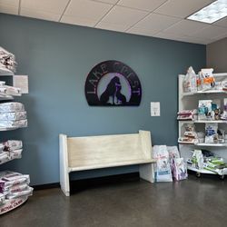 Lake Crest Animal Clinic