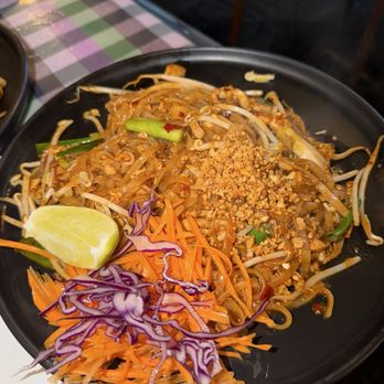 Royal Thai Restaurant - Pad thai - Thai Near Me - Tampa, Florida Royal Thai Restaurant - Pad thai - Thai Near Me - Tampa, Florida