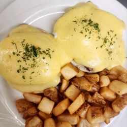 The Crooked Frog - Eggs Benedict