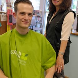 Lannie's Nails and Hair Salon