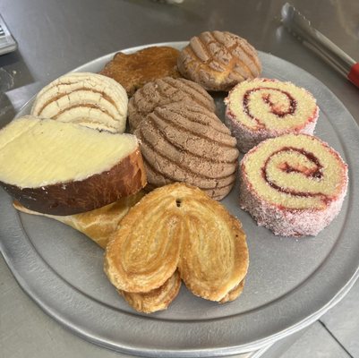 La Fama Bakery by null