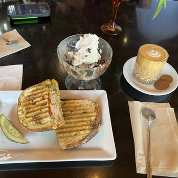 EscoGelato - Cortado  Pesto chicken panini  Brownie sundae - Coffee & Tea Near Me - Escondido, California