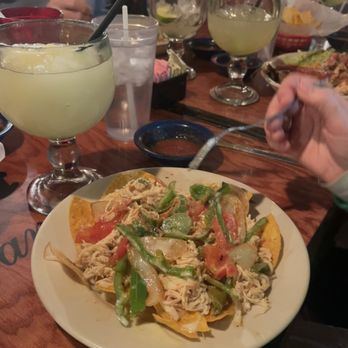 DOS Arcos - Chicken fajita nachos - Mexican Near Me - Mexico, Missouri