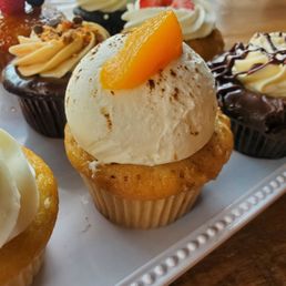 Peach Cobbler Cupcake