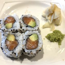 Mukashi Sushi Bar - Salmon and avocado roll (comes with six pieces).
