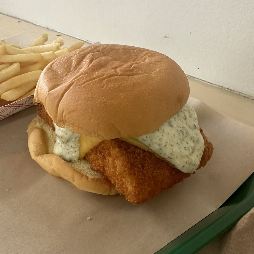 Daybird - Fish sandiwch - Chicken Shop Near Me - Los Angeles, California Daybird - Fish sandiwch - Chicken Shop Near Me - Los Angeles, California