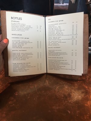 Henni's Kitchen & Bar by null