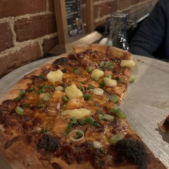 Odd Fellows Tavern - BBQ chicken pizza. Was yummy - Bars Near Me - South Berwick, Maine Odd Fellows Tavern - BBQ chicken pizza. Was yummy - Bars Near Me - South Berwick, Maine