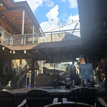 Ole Smoky Distillery "The Holler" - Live music - Distilleries Near Me - Gatlinburg, Tennessee Ole Smoky Distillery "The Holler" - Live music - Distilleries Near Me - Gatlinburg, Tennessee