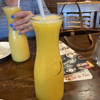 Noches de Colombia - Mango Drink - Colombian Near Me - Randolph, New Jersey Noches de Colombia - Mango Drink - Colombian Near Me - Randolph, New Jersey