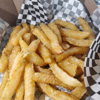 Wing Snob - Reg garlic parmesan fries - Chicken Wings Near Me - Madison Heights, Michigan