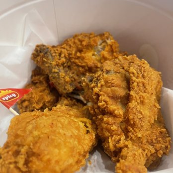 Jollibee - 10pc spicy/ regular $25.99 - Fast Food Near Me - Tukwila, Washington