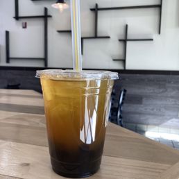 Oolong honey tea with boba