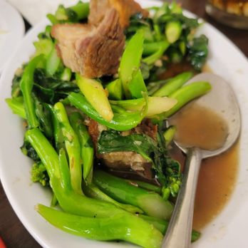 Chai Thung Thai Restaurant - Chinese Broccoli with crispy pork (we dug in before pic. There was plenty of greens and pork) - Thai Near Me - Sun Valley, California Chai Thung Thai Restaurant - Chinese Broccoli with crispy pork (we dug in before pic. There was plenty of greens and pork) - Thai Near Me - Sun Valley, California