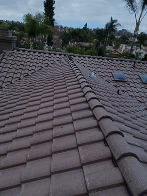 Emergency tarping - We offer emergency tarping!