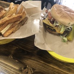 3 Girls Burgers & Fries