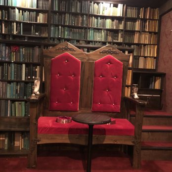 Drunk Shakespeare - Chicago - Throne seat is raffled off - Performing Arts Near Me - Chicago, Illinois