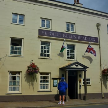 Ye Olde Bull's Head Inn - Ye Olde Bulls Head Inn, Beaumaris - Pubs Near Me - Beaumaris, AGY Ye Olde Bull's Head Inn - Ye Olde Bulls Head Inn, Beaumaris - Pubs Near Me - Beaumaris, AGY