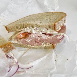 Annie's Deli - Lou Rehr (liverwurst, provolone, tomatoes, onions, and Shedd's sauce)