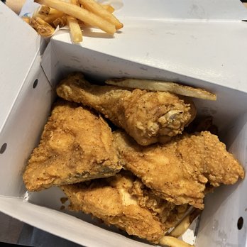 Mary Brown's - Good amount of seasoning on the fried chicken - Chicken Shop Near Me - Markham, Ontario