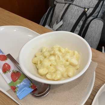 Panera Bread - Children's Mac and Cheese with strawberry yogurt - Sandwiches Near Me - Clermont, Florida
