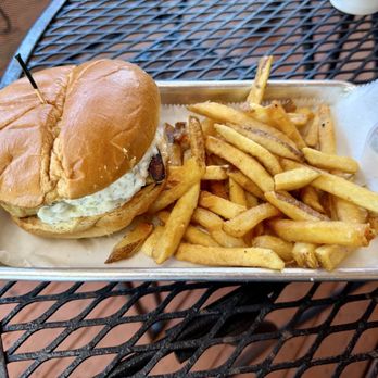 Bourbon On Main - Mahi Mahi Sandwich - Cocktail Bars Near Me - Frankfort, Kentucky