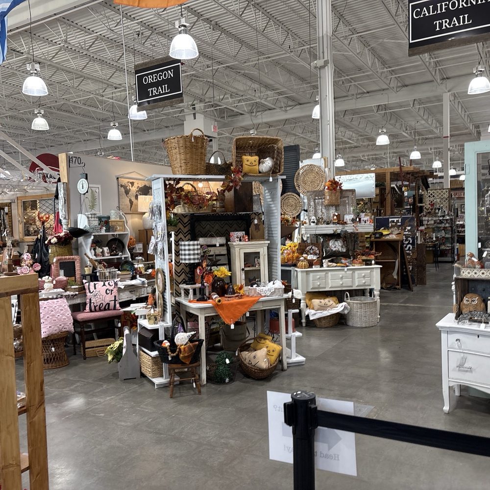 Merchant Square - Kansas City - Fabulous finds at Merchant's Square, Independence, Mo - Antiques Near Me - Independence, Missouri