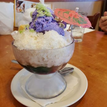 Max's Restaurant - Dillingham - Halo Halo 2 of 2 - Filipino Near Me - Honolulu, Hawaii Max's Restaurant - Dillingham - Halo Halo 2 of 2 - Filipino Near Me - Honolulu, Hawaii