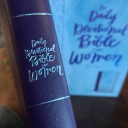 A Heart for God - Women's Bibles