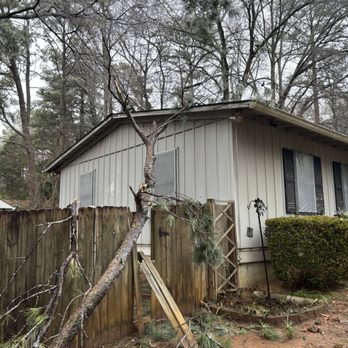 Roble Tree Care - Landscaping Near Me - Senoia, Georgia Roble Tree Care - Landscaping Near Me - Senoia, Georgia