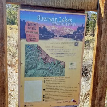 Sherwin Lakes Trail - Sign in the parking lot - Hiking Near Me - Mammoth Lakes, California Sherwin Lakes Trail - Sign in the parking lot - Hiking Near Me - Mammoth Lakes, California