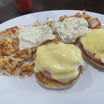 Cuatlatl's Family Kitchen - Eggs benedict - Breakfast & Brunch Near Me - Clinton, Iowa