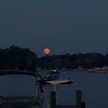 Waterfront - Moon view from Doc - American Near Me - Coloma, Michigan