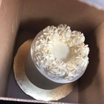 dbakers Sweet Studio - Plain White Cake - Bakeries Near Me - Miami, Florida