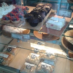 Two Magpies Bakery - Cake! (2013)