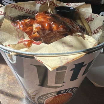 Saz's State House - Bucket of ribs - American Near Me - Milwaukee, Wisconsin Saz's State House - Bucket of ribs - American Near Me - Milwaukee, Wisconsin