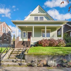 Nicole La Chasse - Green Lake Victorian
