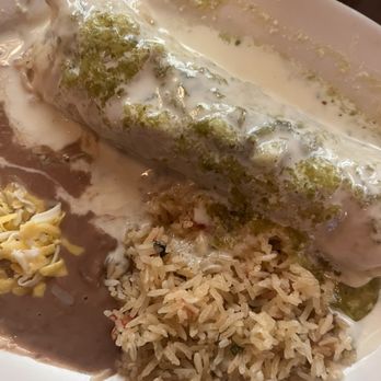 Off The Rails Mexican Cantina - Salsa verde pork burrito - Mexican Near Me - Buford, Georgia Off The Rails Mexican Cantina - Salsa verde pork burrito - Mexican Near Me - Buford, Georgia