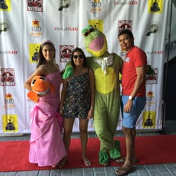CMYE: Little Yelpers Club Goes To The Micro Theater! - The frog and the prince!