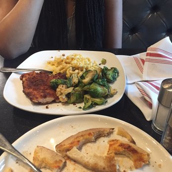 Scarlet Oak - Had the spicy sausage pizza that tasted like chili. My gf  left that much on her plate because it was that bad. - New American Near Me - Washington, DC, District of Columbia