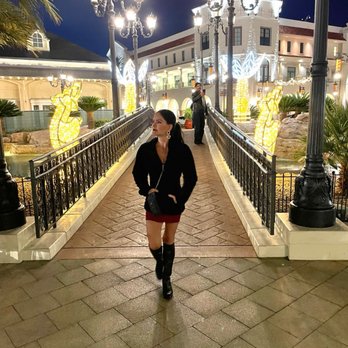 Town Square Las Vegas - Shopping Centers Near Me - Las Vegas, Nevada