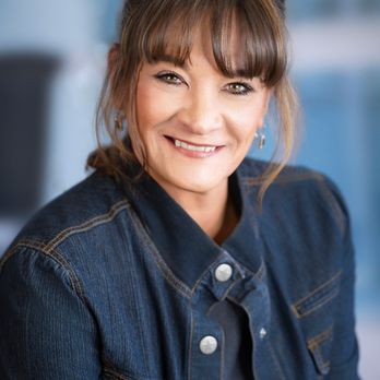 Adashun Jones Real Estate - Maureen Bryden - Realtor with Adashun Jones Real Estate | Oshkosh, WI - Real Estate Agents Near Me - Oshkosh, Wisconsin Adashun Jones Real Estate - Maureen Bryden - Realtor with Adashun Jones Real Estate | Oshkosh, WI - Real Estate Agents Near Me - Oshkosh, Wisconsin