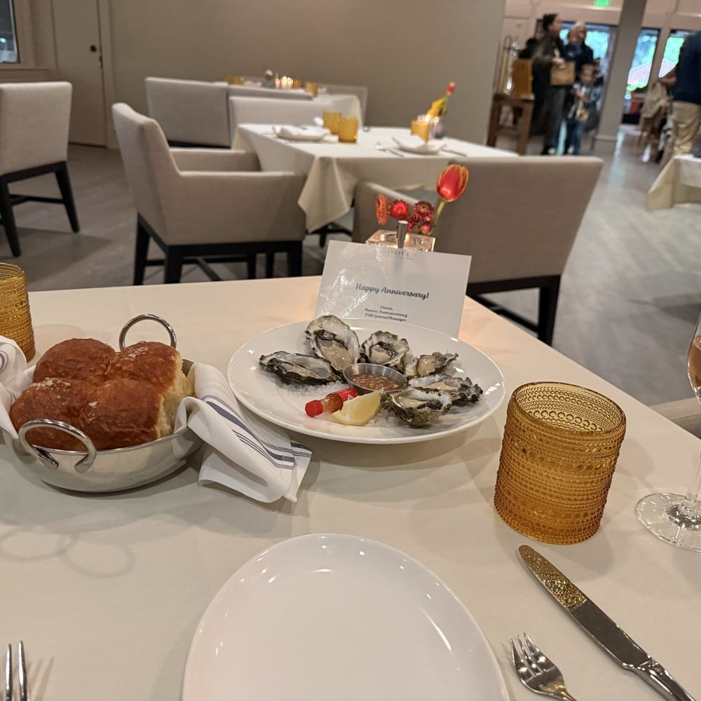 Harvest Table - New American Near Me - St Helena, California