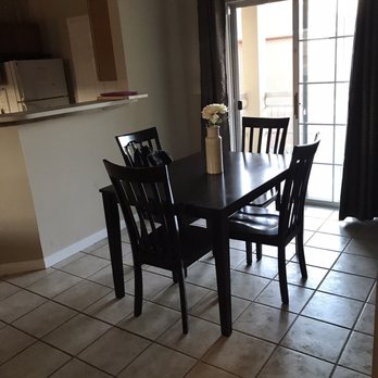 University Edge Waco - Dining area - Apartments Near Me - Waco, Texas