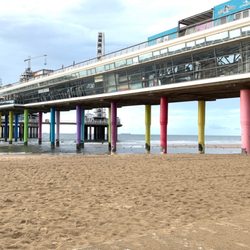 Strand bij Scheveningen - Pier