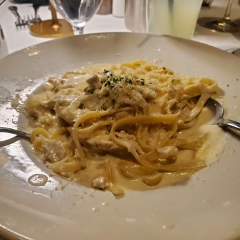 Agio Italian Bistro - The Alfredo pasta with the chicken mixed with it - Italian Near Me - Palatine, Illinois Agio Italian Bistro - The Alfredo pasta with the chicken mixed with it - Italian Near Me - Palatine, Illinois
