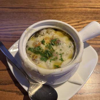 Elephant & Castle - Ale and onion soup - British Near Me - Winnipeg, Manitoba Elephant & Castle - Ale and onion soup - British Near Me - Winnipeg, Manitoba
