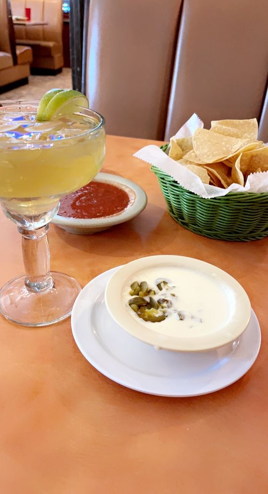 DOS MARGARITAS Updated October 2024 42 Photos & 69 Reviews 6774