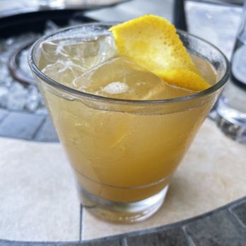 RustyMoose - Kentucky Peach - Lounges Near Me - Manzanita, Oregon RustyMoose - Kentucky Peach - Lounges Near Me - Manzanita, Oregon