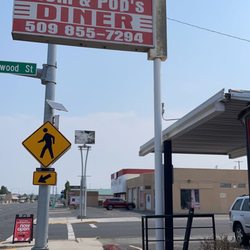 Mom & Pop's Diner